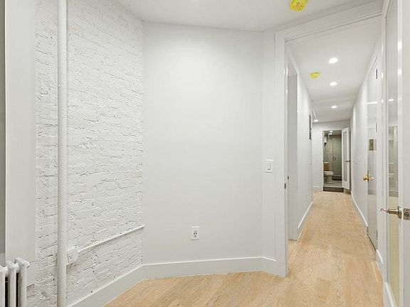 5th image of 105 Macdougal St APT 19