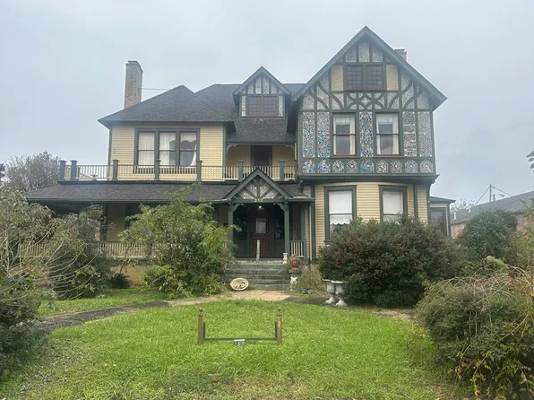 212 Walnut St, Port Gibson, MS 39150