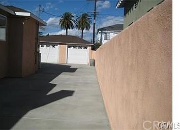 2nd image of 3423 W 59th Pl