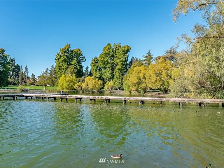 7439 Latona Ave NE — Photo 33