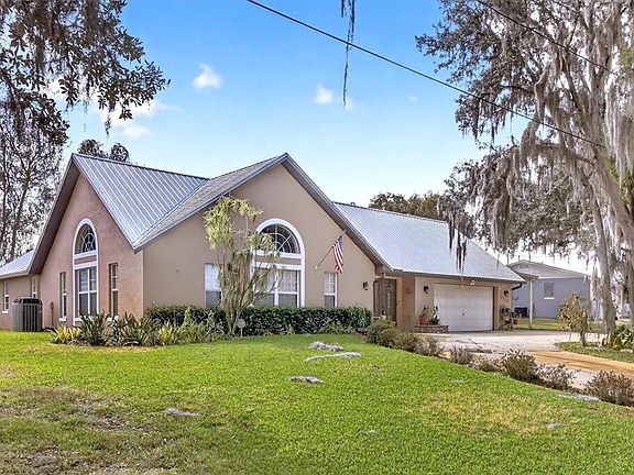 3rd image of 2725 W Charing Rd