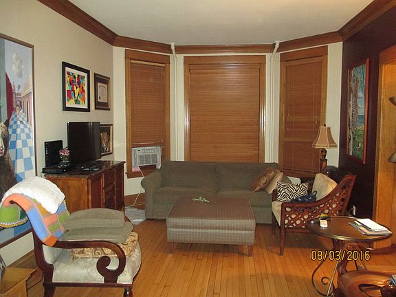 4th image of 2621 N Francisco Ave #1