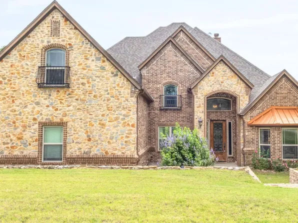 108 Oak Creek Dr, Springtown, TX 76082