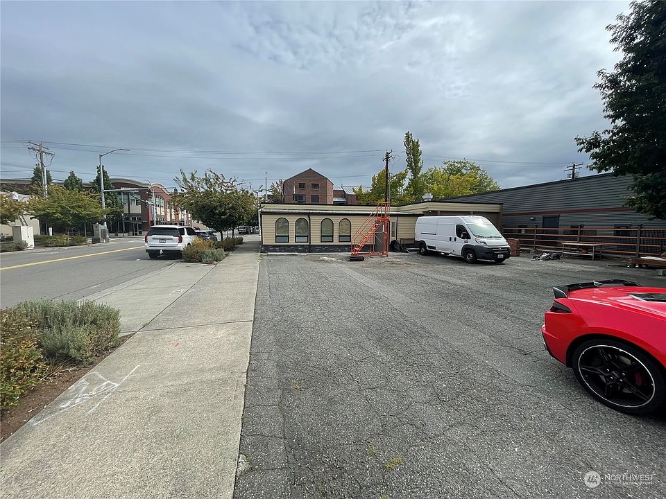 2nd image of 506 W Gowe Street
