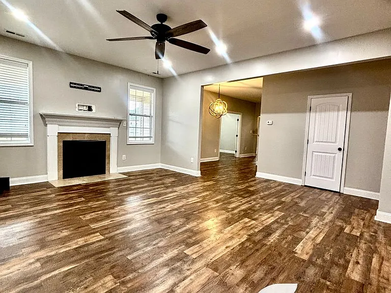 239 Fountain Grove Dr — Photo 16