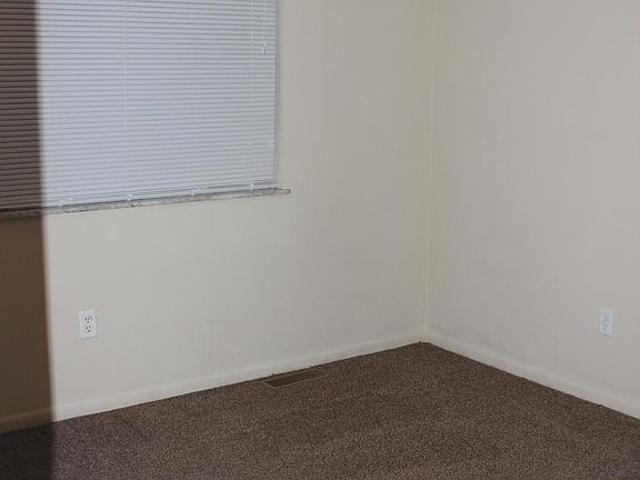 5th image of 409 N C St APT 1
