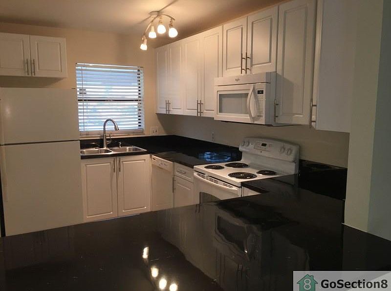 1st image of 503 Glenwood Dr
