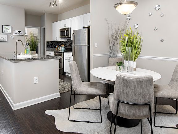 5th image of 1000 Alder Way #107-701