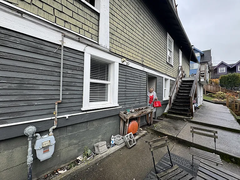 306 Esmond Ave — Photo 10