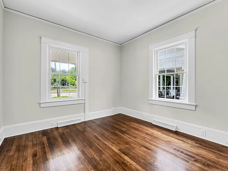 1320 W Friendly Ave — Photo 15
