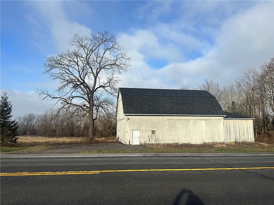 1st image of 3621 Clover St #116