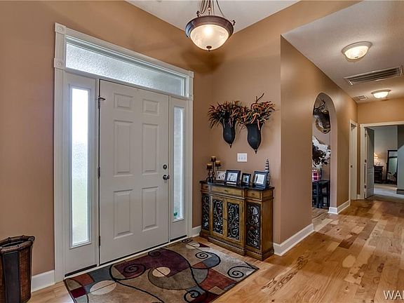 3rd image of 13913 Darden Ave
