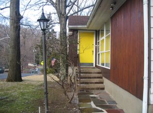 27 N Lake Shore Dr, Rockaway, NJ 07866