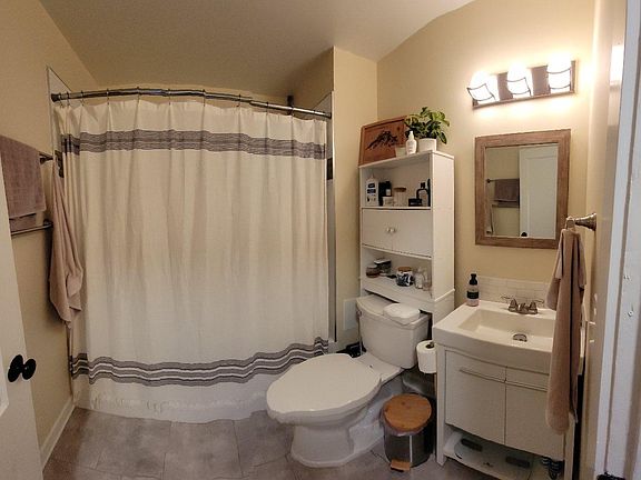 5th image of 2165-2167 Carabel Ave