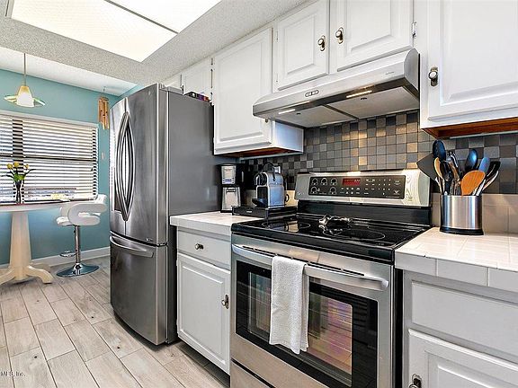4th image of 1901 1ST Street #1105