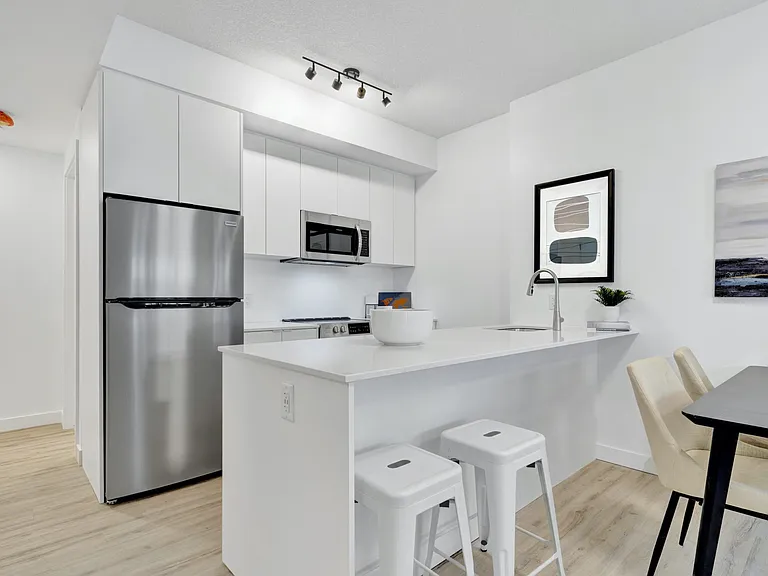 320 25th Ave SW — Photo 10