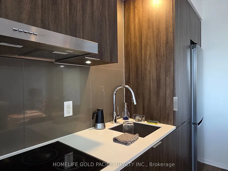 1 Bloor St E #1903 — Photo 5