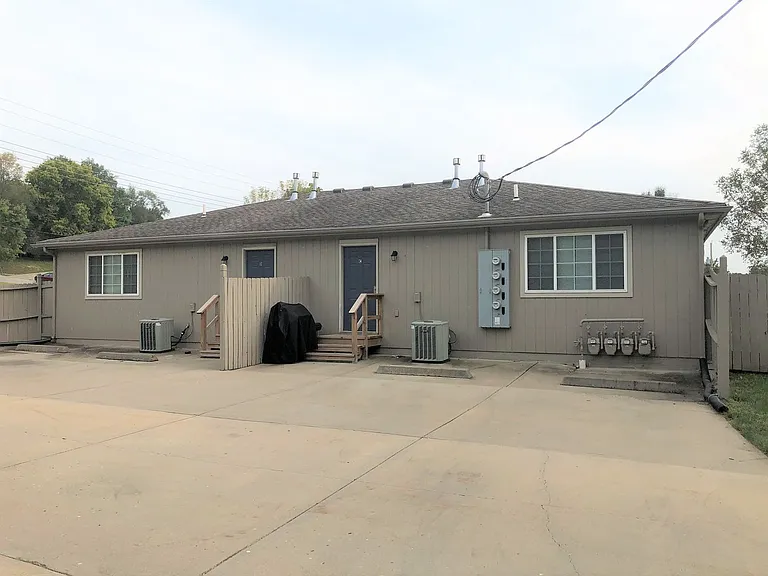108 Logan St — Photo 10