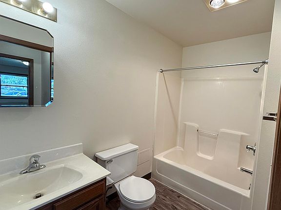5th image of 370 E Birch Ave #132-B