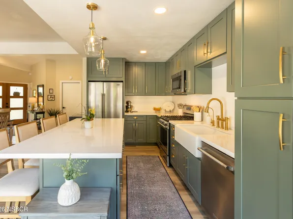 702 Hillside Dr, Solvang, CA 93463