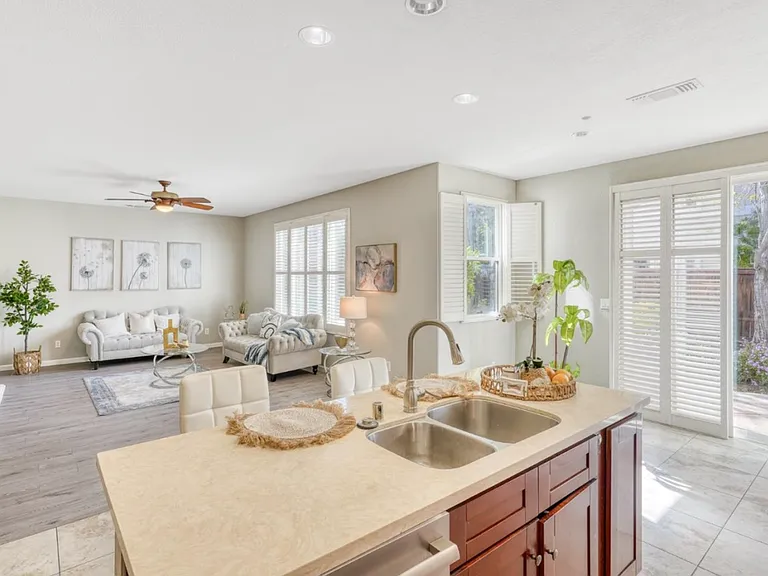 262 W Country Club Dr — Photo 26