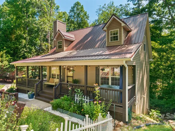 28 Grove Garden Ave, Candler, NC 28715