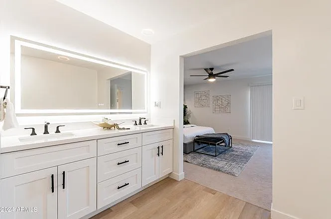 938 W Mission Ln — Photo 17