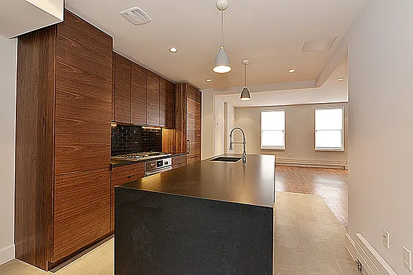 Rented by Weinstein Realty Group | media 48