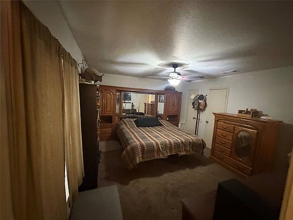 4th image of 1900 17th St