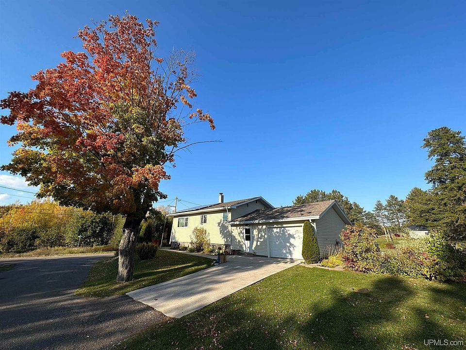 1070 Ahmeek St, Mohawk, MI 49950 Zillow