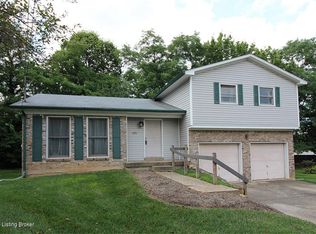 3201 La Follette Ct, Jeffersontown, KY 40299