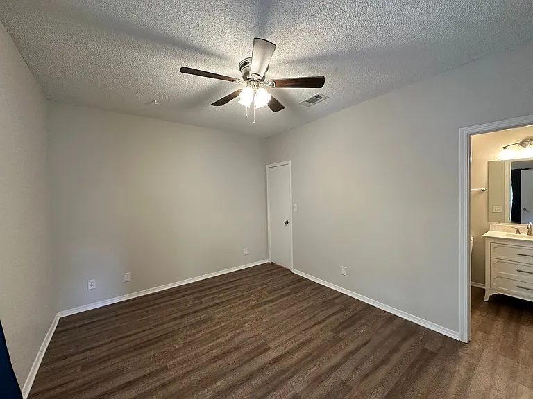 501 E Burgess Rd #F12 — Photo 9