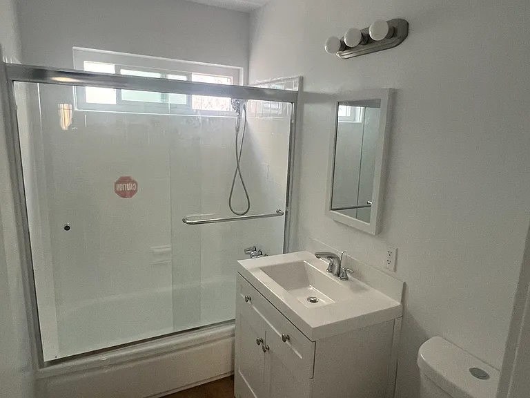 5833 Gregory Ave #7 — Photo 11