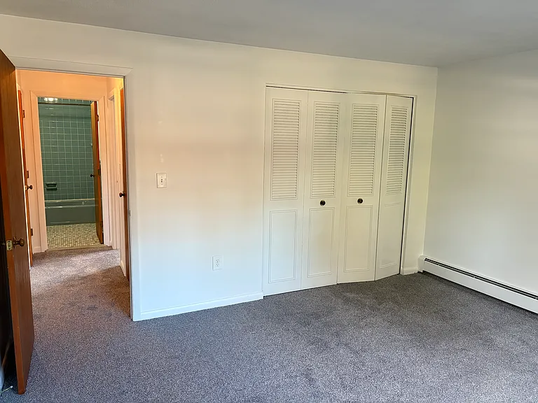 Lexington St Apartments — Photo 52