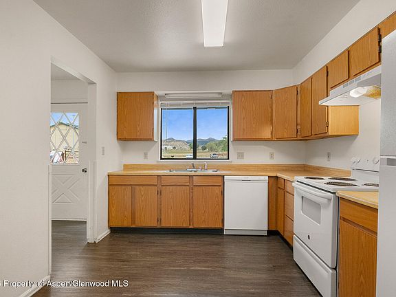 4th image of 515 Elm Ct