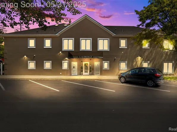 106 Saint Joseph St, Trenton, MI 48183