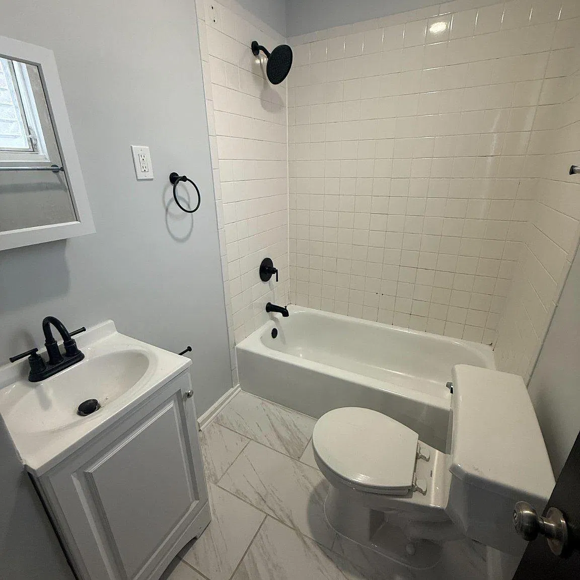 1 bed, 1.0 bath, 2970 sqft, $1,450 — Photo 4