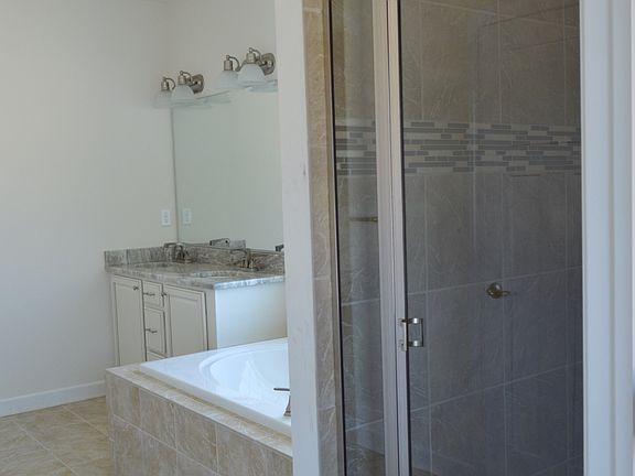 4th image of 1101 Claremont