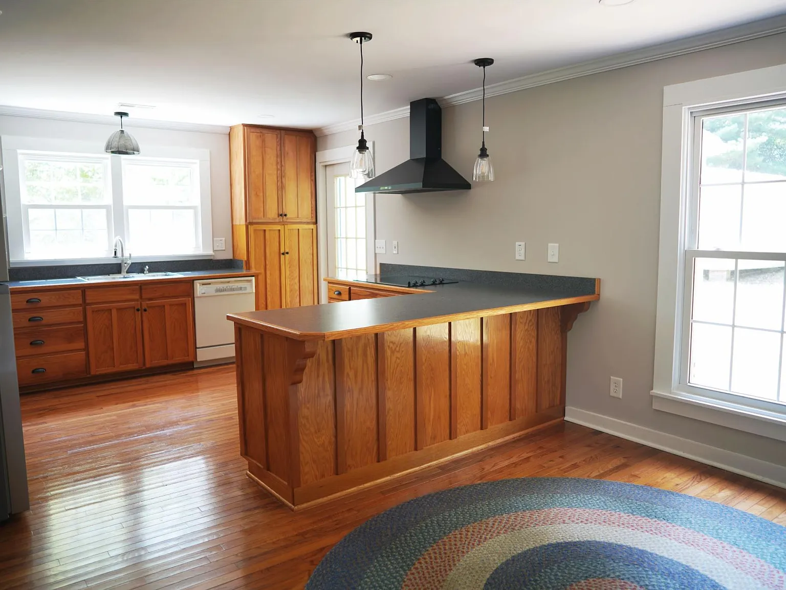 2 bed, 928 sqft, $1,550 — Photo 4