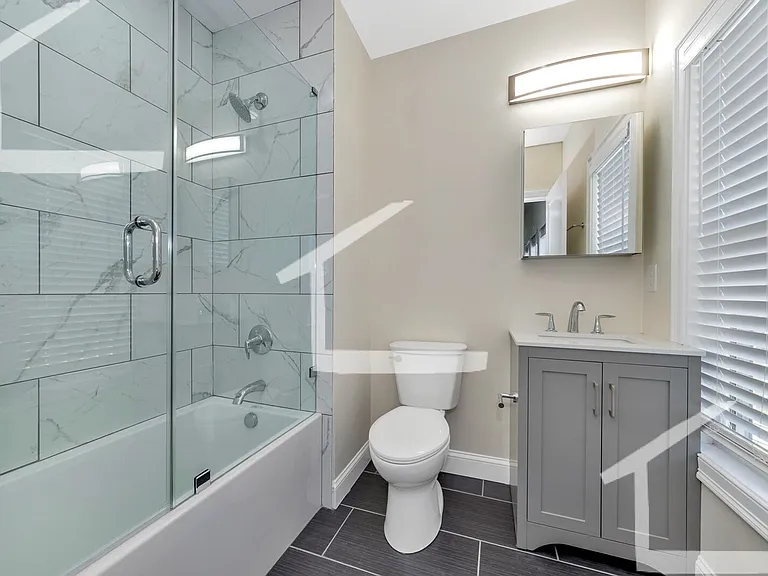 43 Wright Ave #2A — Photo 2