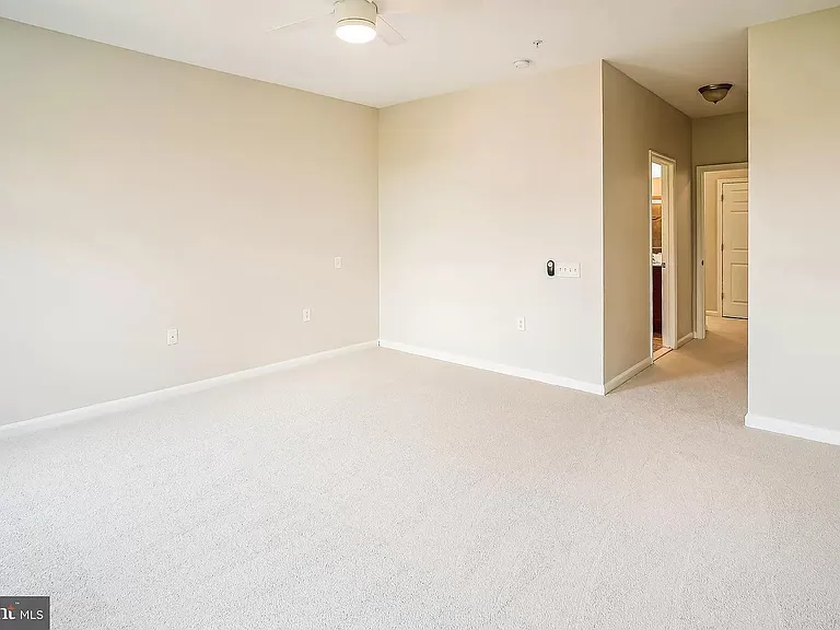20602 Maitland Ter #14J — Photo 25