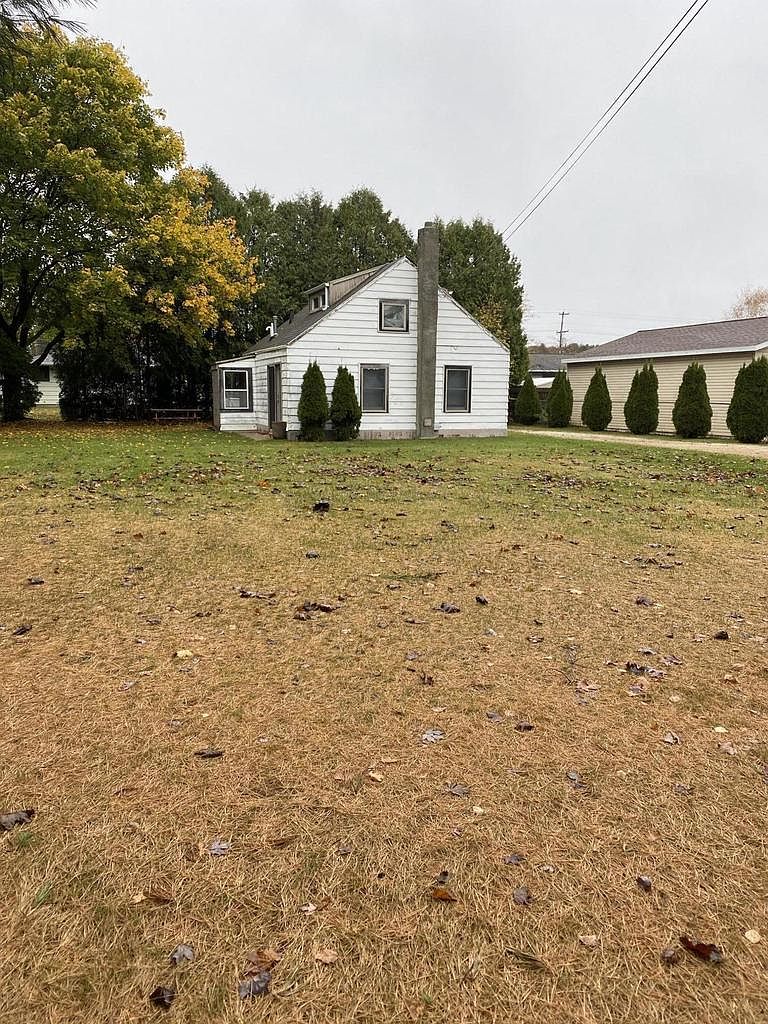 2350 44th St, Two Rivers, WI 54241 Zillow