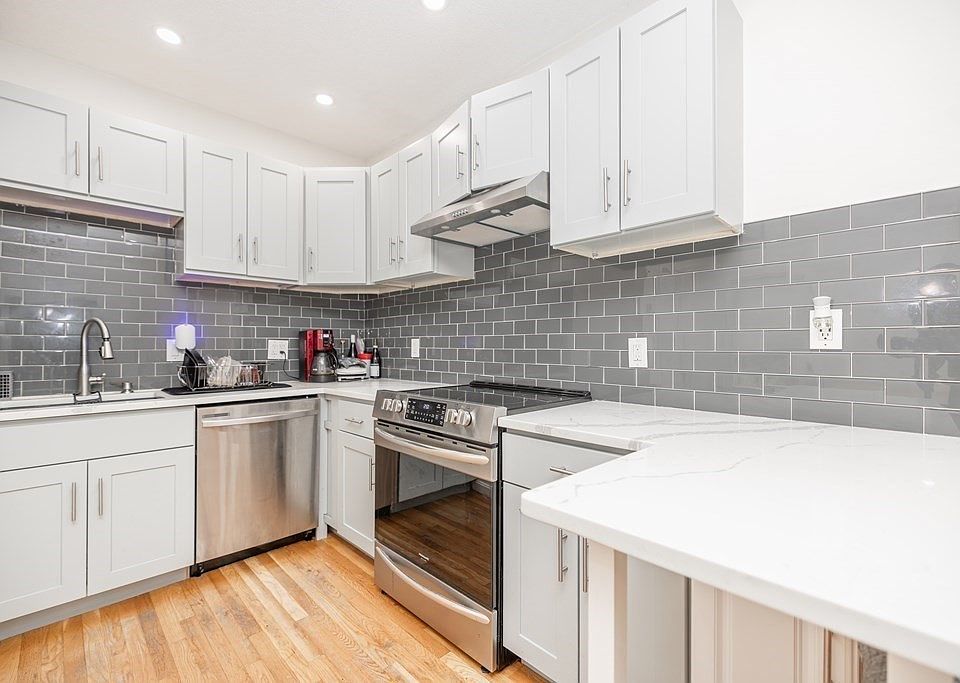 1st image of 286 Ferry St Unit 286