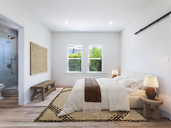 2nd image of 1011 Havenhurst Dr #1011