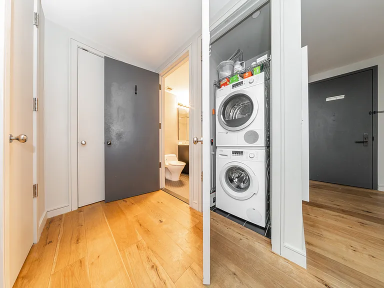 540 W 28th St #2D — Photo 12