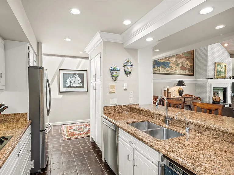 123 W Hyman Ave #A — Photo 12