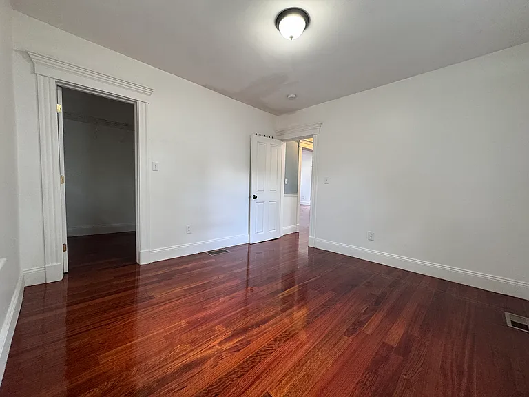 10 Woodfield St — Photo 7