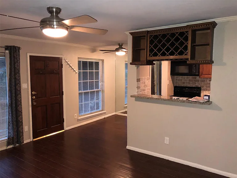 2507 Montrose Blvd #5 — Photo 2
