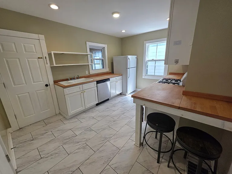 15 Carroll St — Photo 22