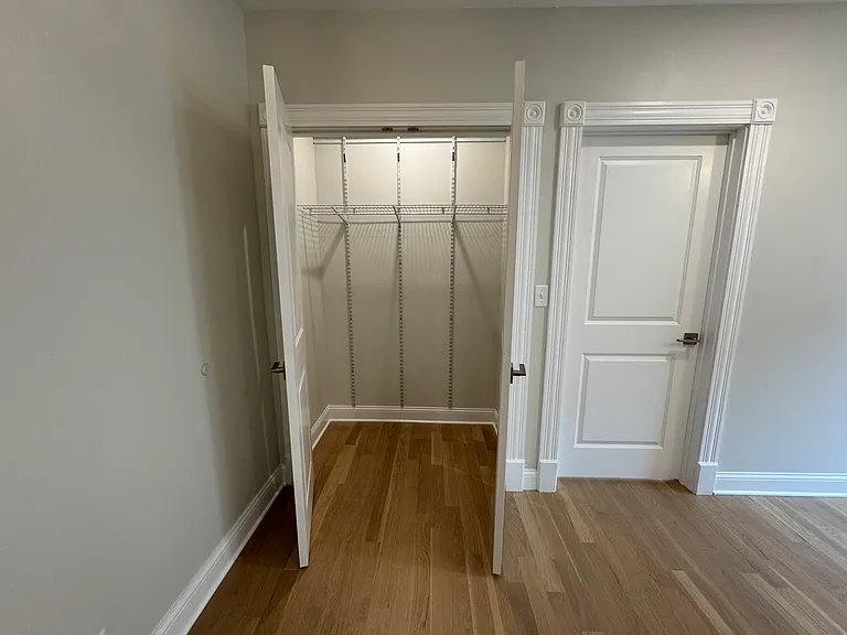 4552 N Clark Street — Photo 17